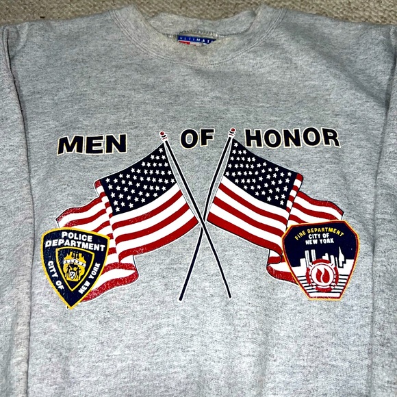 “Men of Honor” New York Fire&Police 9/11 memorial Crewneck. - Picture 2 of 3